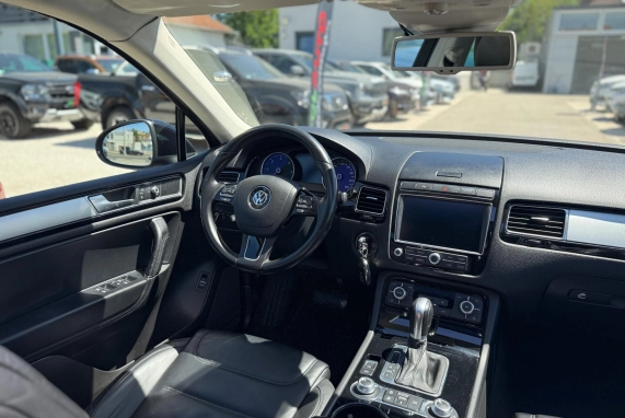 Volkswagen TOUAREG (2016)