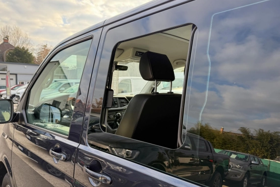 Volkswagen MULTIVAN (2021)