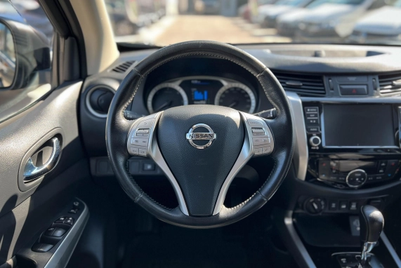 Nissan NAVARA (2020)