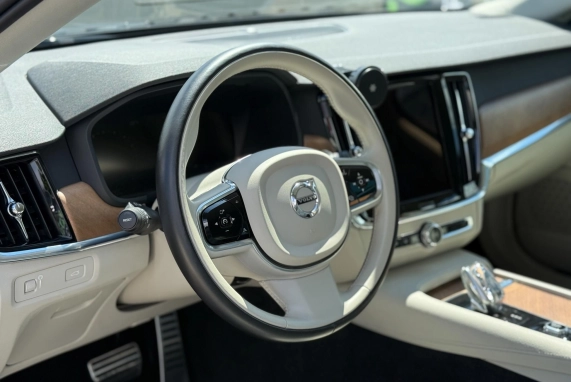 Volvo S90 (2021)
