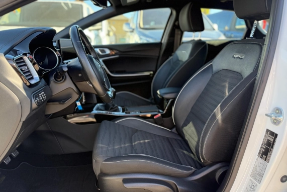 Kia PRO CEE'D (2022)