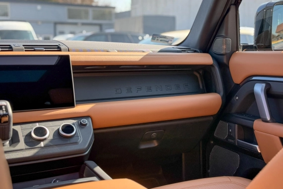 Land rover DEFENDER (2024)