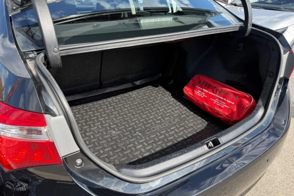 Toyota COROLLA (2014)