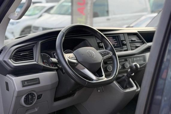 Volkswagen MULTIVAN (2021)