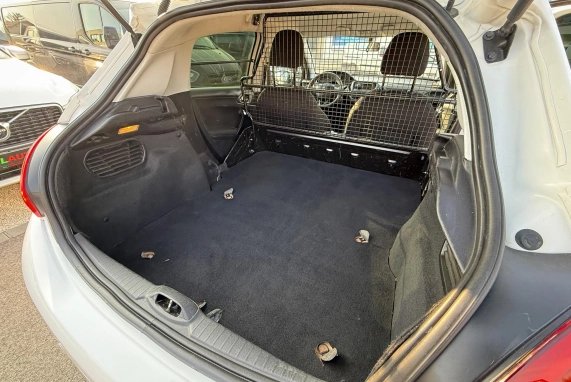 Peugeot 208 (2016)