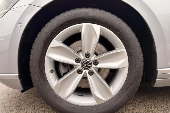 Volkswagen PASSAT (2021)