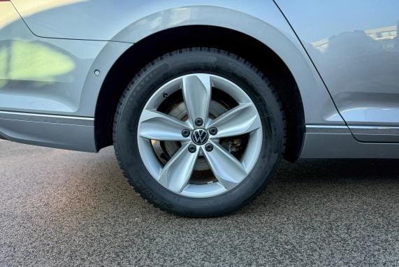 Volkswagen PASSAT (2021)