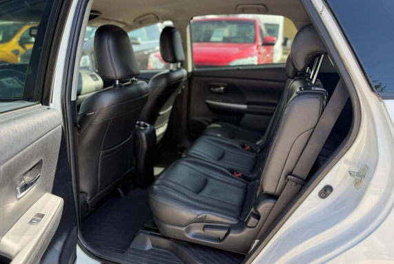 Toyota PRIUS+ (2017)