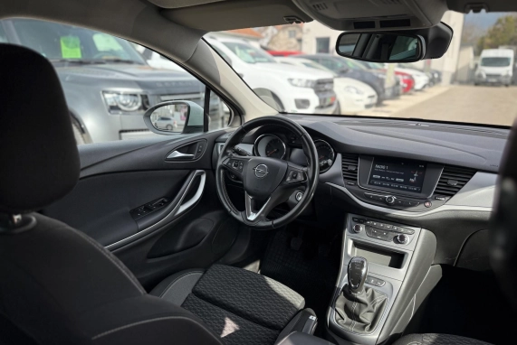 Opel ASTRA (2020)