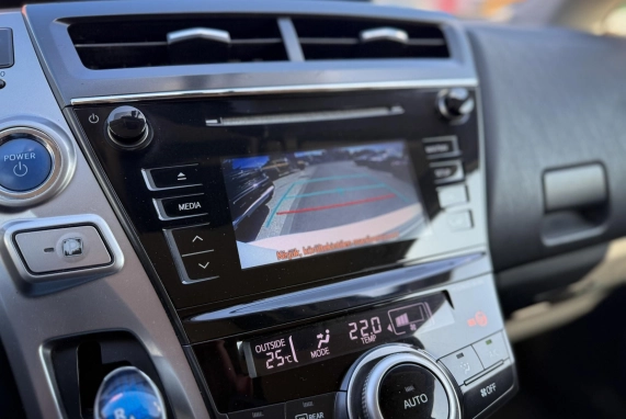 Toyota PRIUS+ (2017)