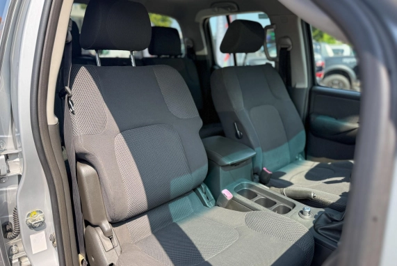 Nissan NAVARA (2006)