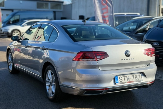 Volkswagen PASSAT (2021)