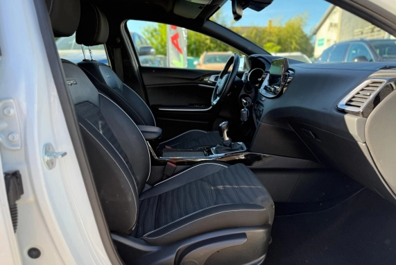 Kia PRO CEE'D (2022)