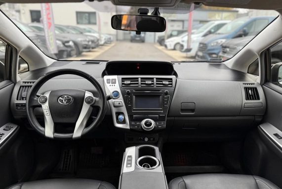 Toyota PRIUS+ (2012)