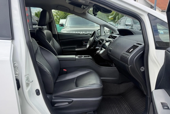 Toyota PRIUS+ (2019)
