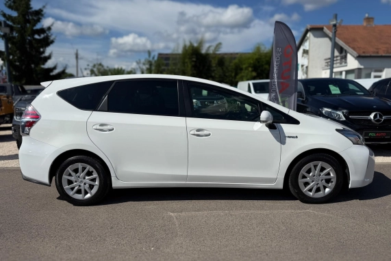 Toyota PRIUS+ (2017)