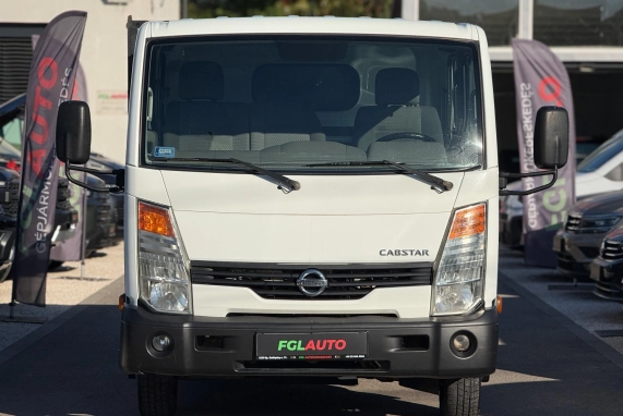 Nissan CABSTAR (2012)