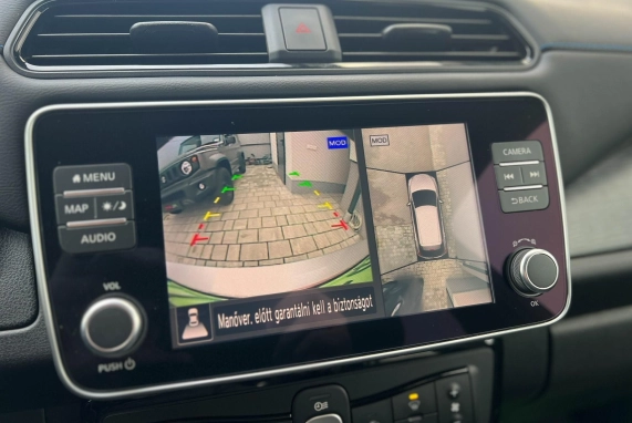 Nissan LEAF (2020)