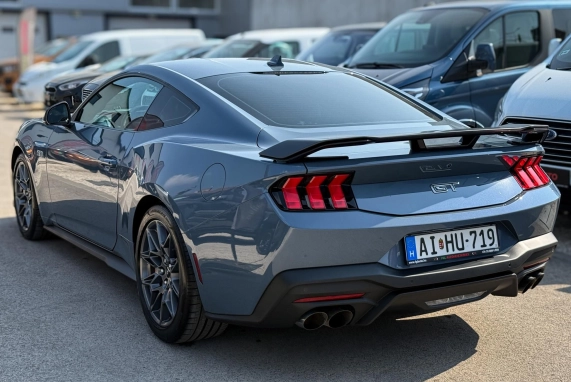 Ford MUSTANG (2024)