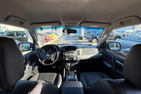 Mitsubishi PAJERO (2008)