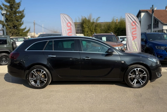 Opel INSIGNIA (2015)