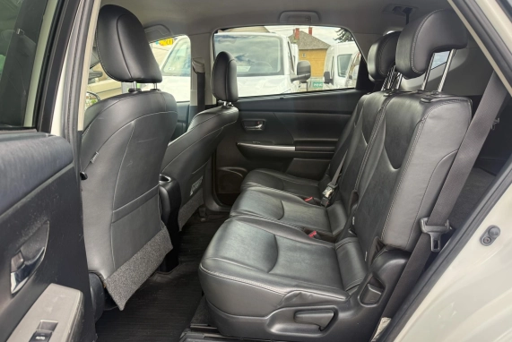 Toyota PRIUS+ (2019)