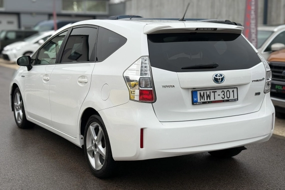Toyota PRIUS+ (2012)