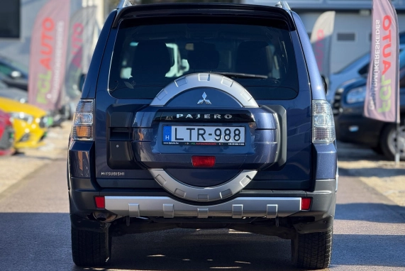 Mitsubishi PAJERO (2008)