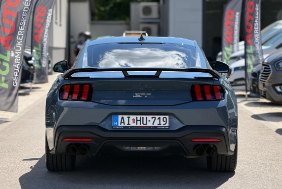 Ford MUSTANG (2024)