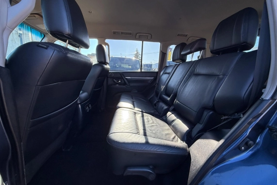 Mitsubishi PAJERO (2008)