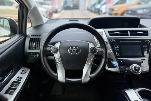 Toyota PRIUS+ (2017)