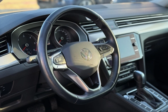 Volkswagen PASSAT (2021)