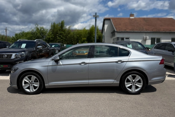 Volkswagen PASSAT (2021)
