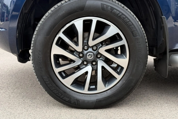 Nissan NAVARA (2016)