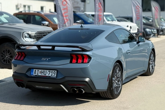 Ford MUSTANG (2024)
