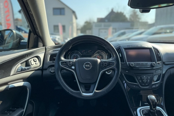 Opel INSIGNIA (2015)