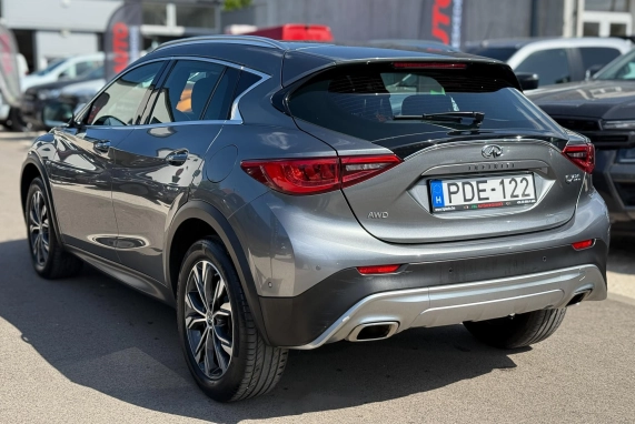 Infiniti QX30 (2017)