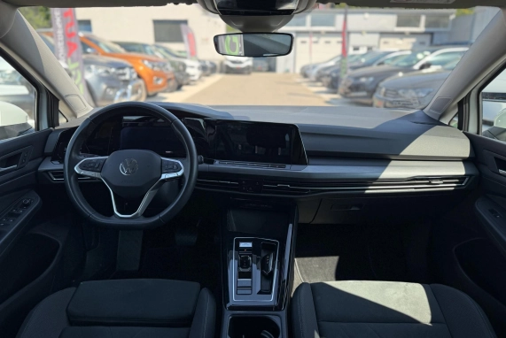 Volkswagen GOLF (2024)
